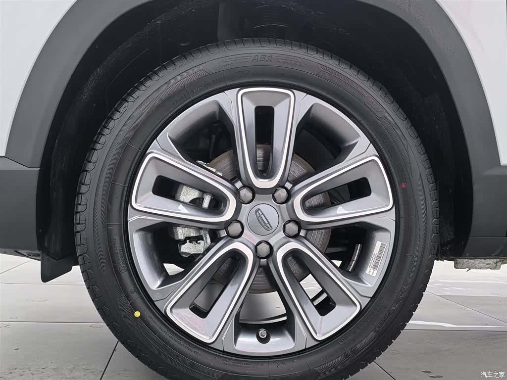 Geely Icon, 2026 17