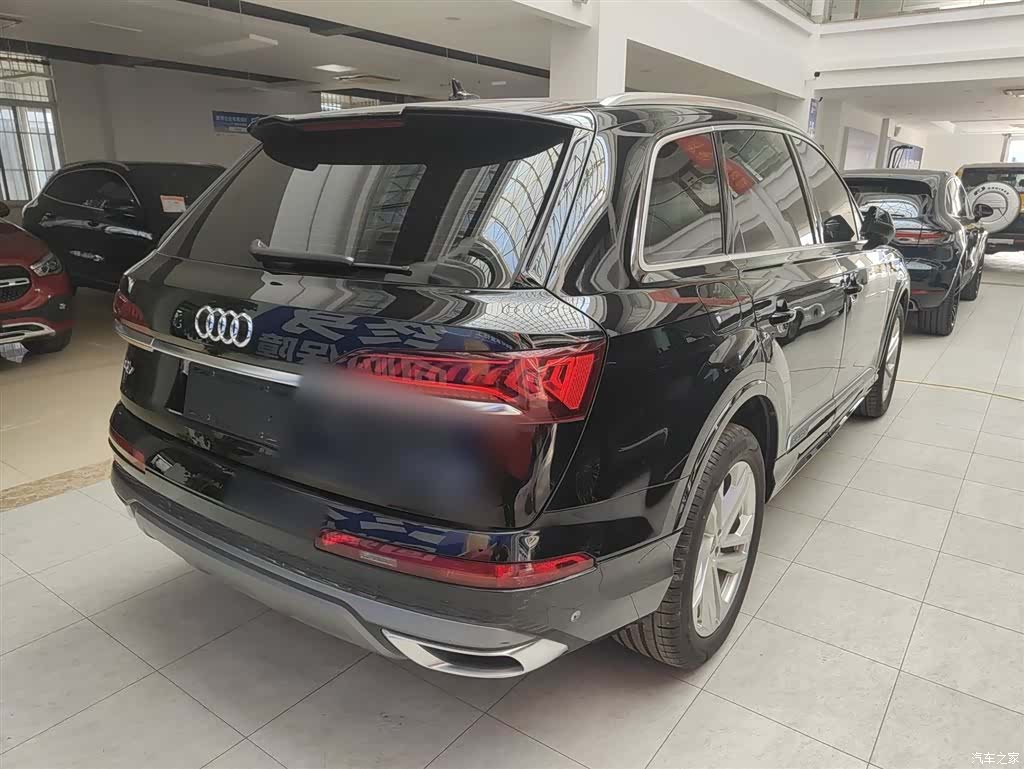 Audi Q7, 2024 все фото