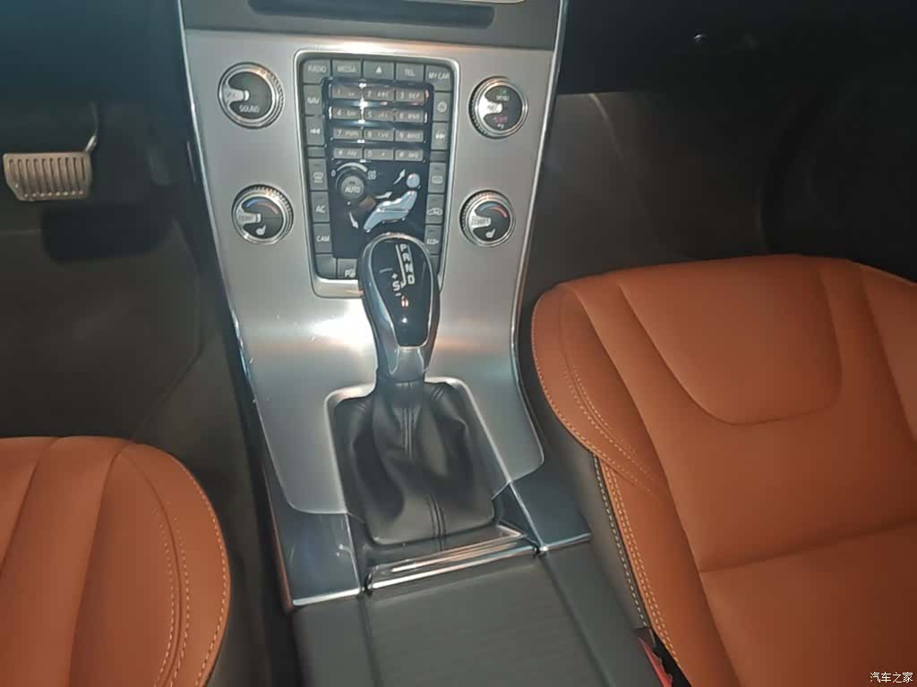 Volvo V60, 2017 14
