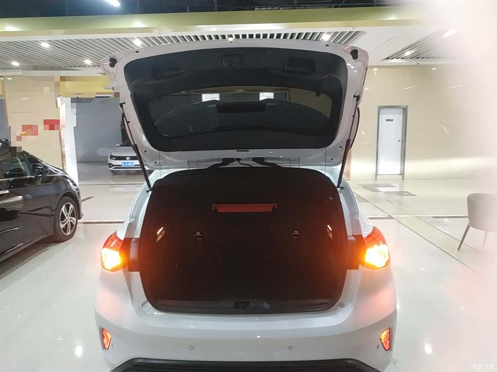 Ford Focus, 2023 19