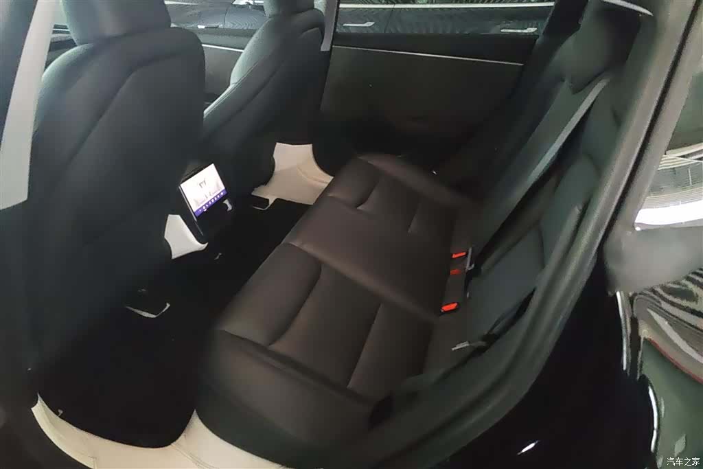 Tesla Model 3, 2024 11