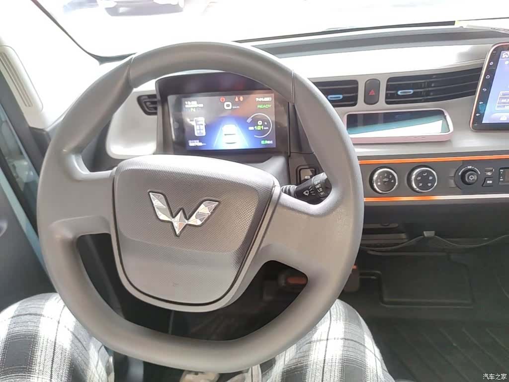 Wuling MINIEV, 2021 10