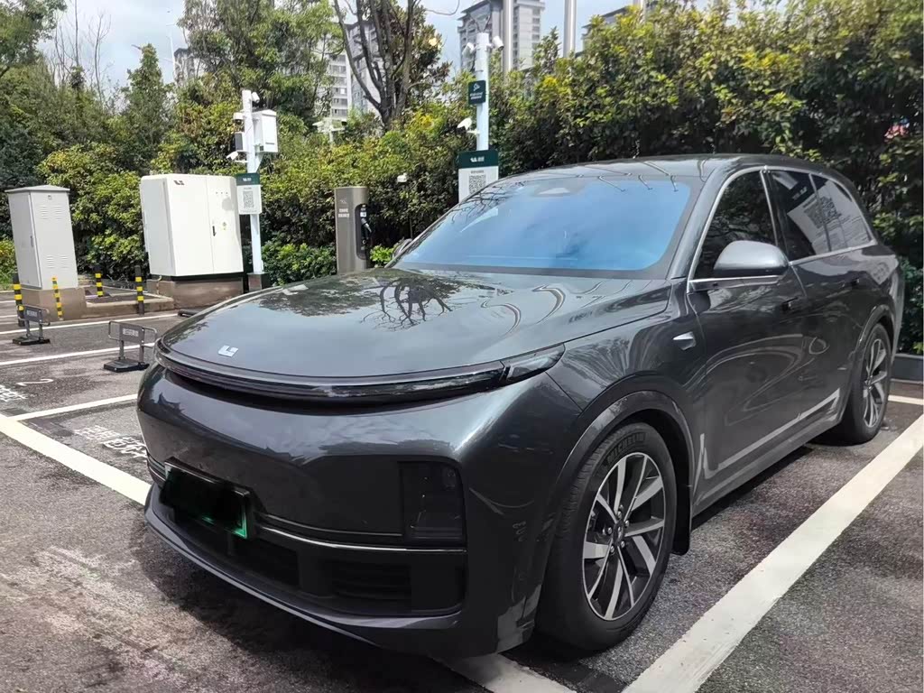 Li Auto L8
