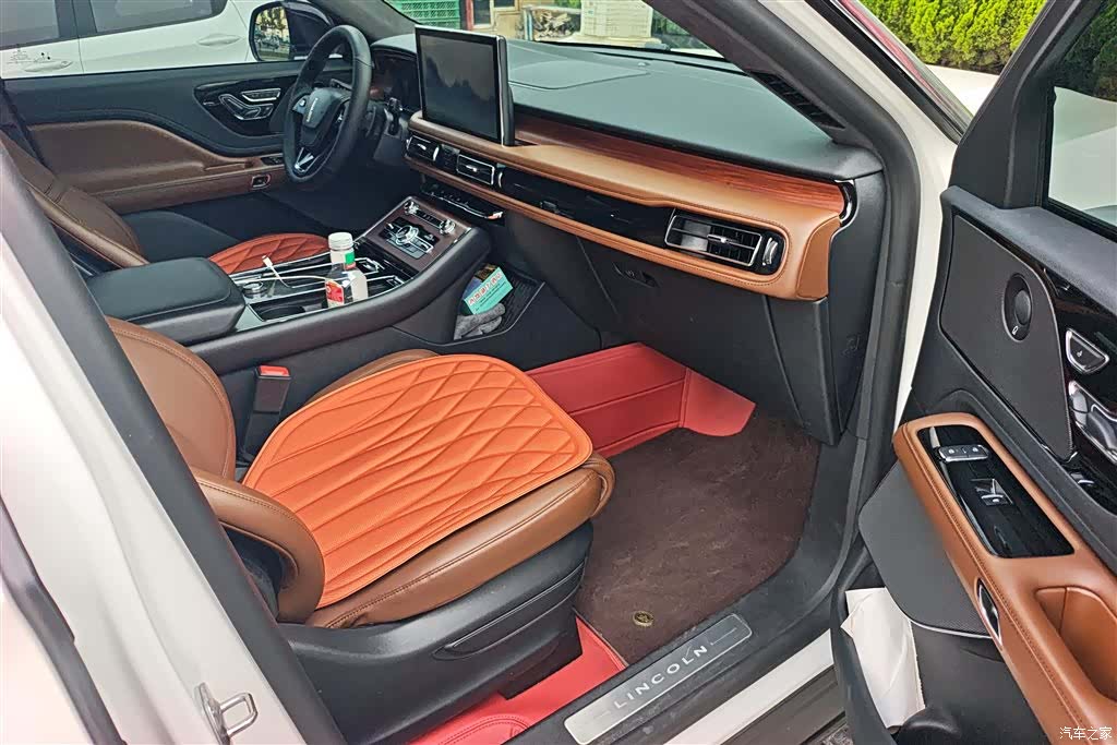Lincoln Aviator, 2021 8