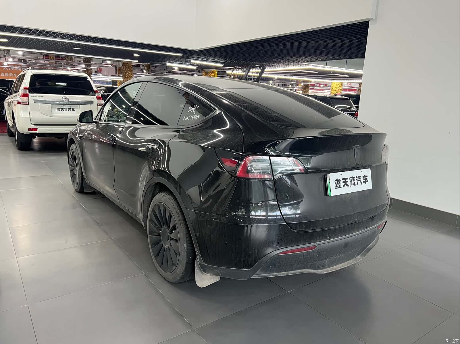 Tesla Model Y, 2023 2