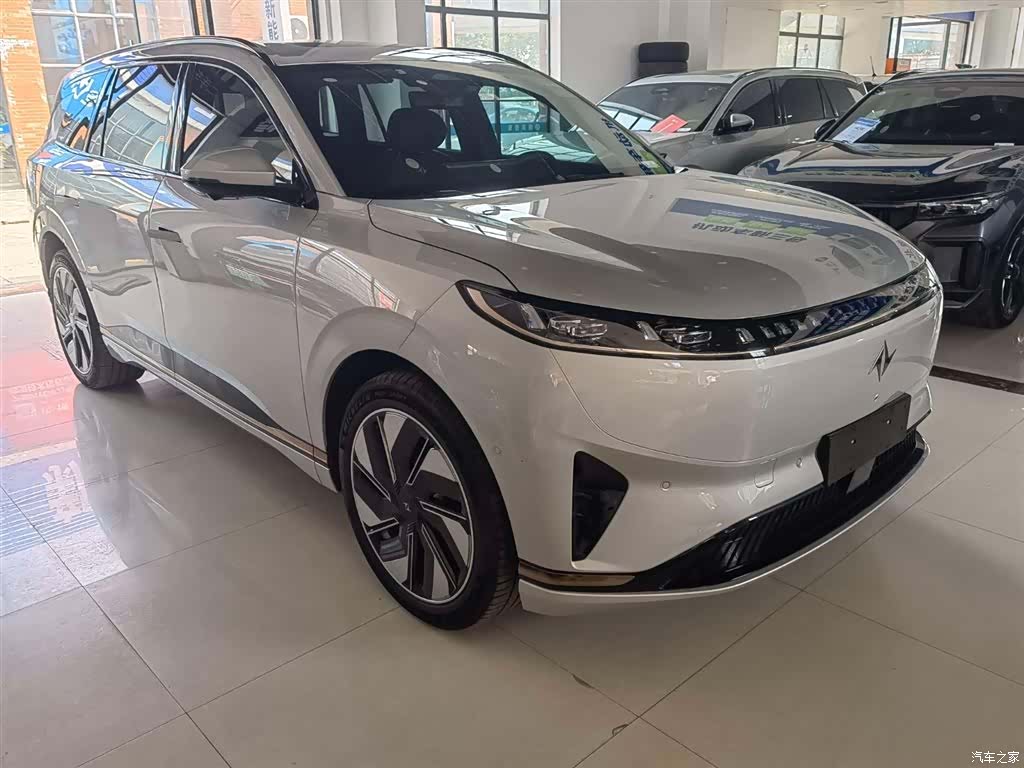 DongFeng eπ008, 2025 3