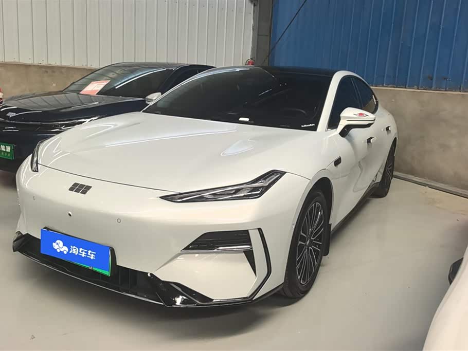 Geely Galaxy E8