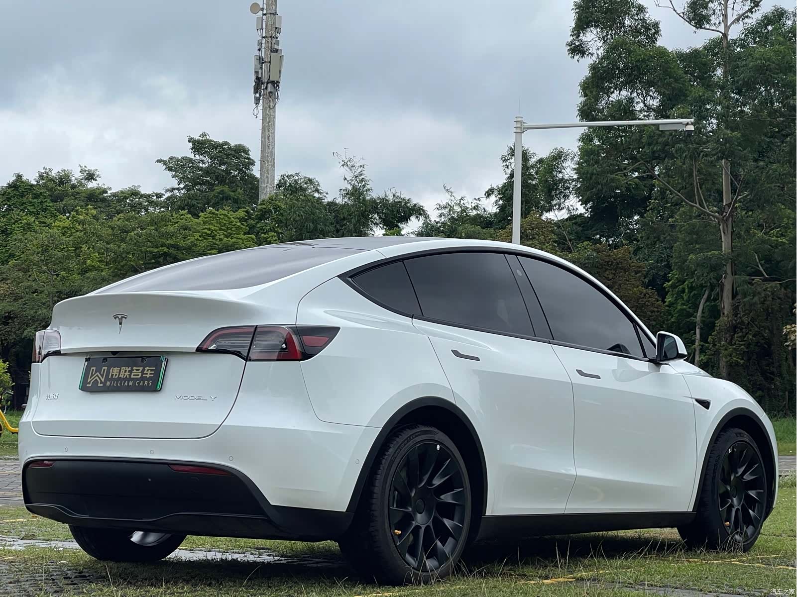 Tesla Model Y, 2023 6