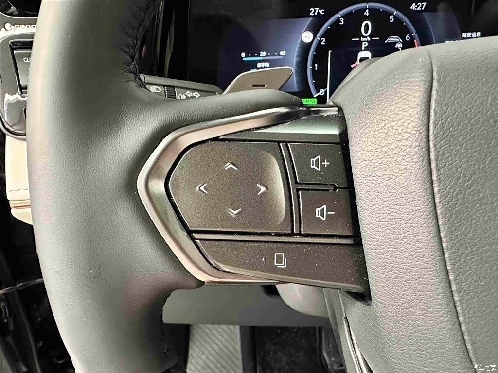 Lexus LM, 2026 9
