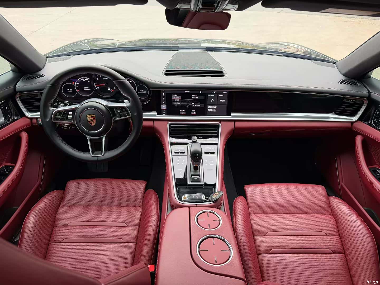 Porsche Panamera, 2019 все фото