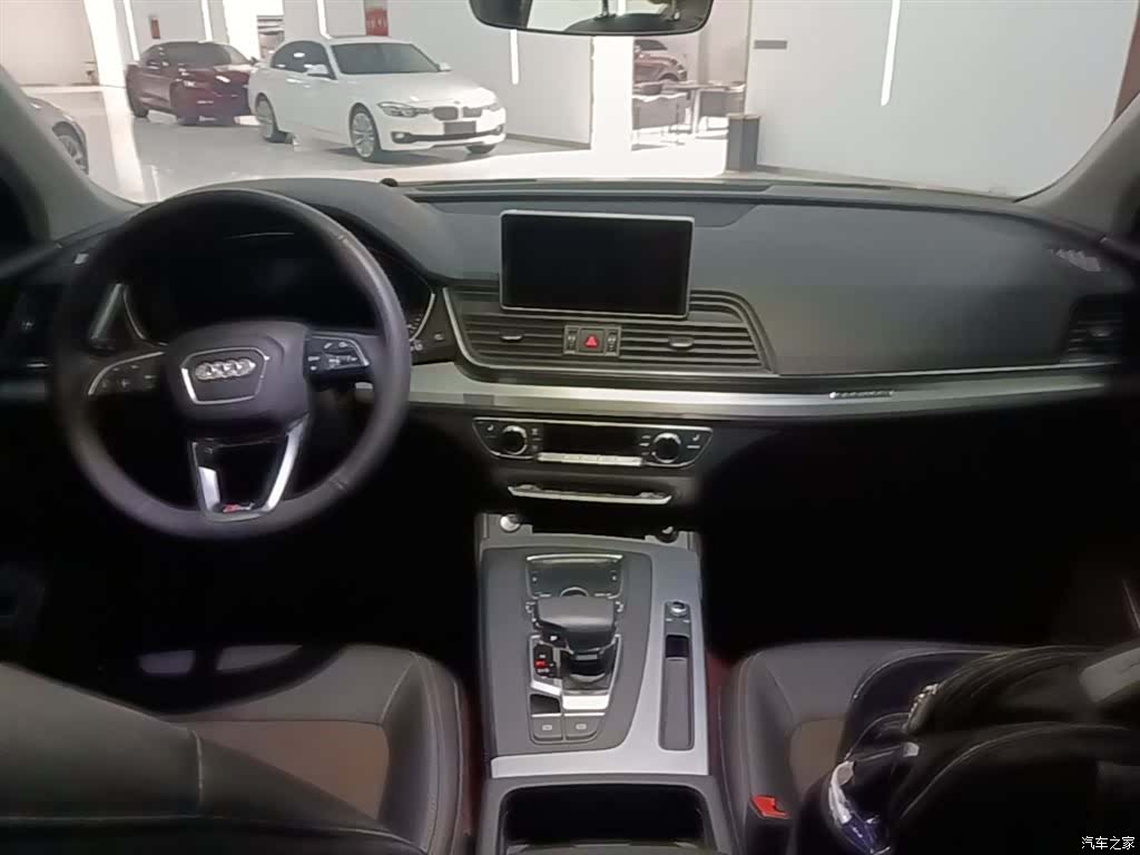 Audi Q5L, 2019 10