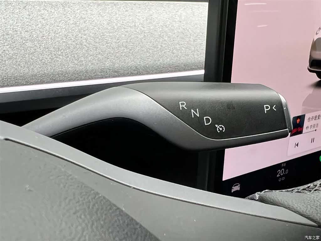 Tesla Model Y, 2025 15