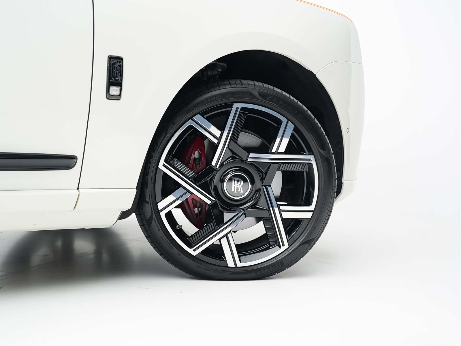 Rolls-Royce Cullinan, 2026 11