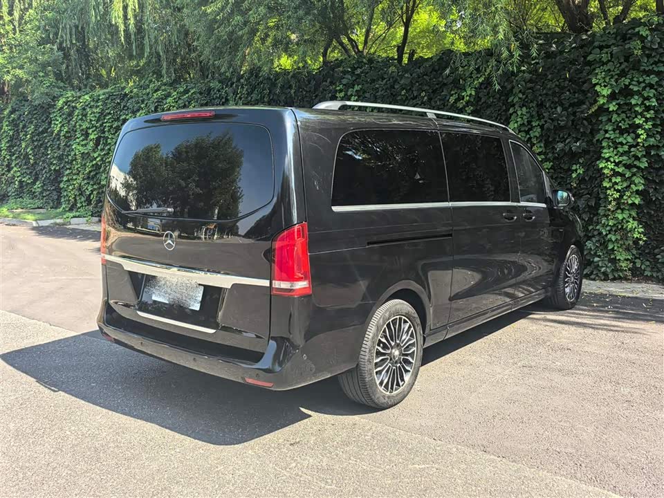 Mercedes-Benz V-class