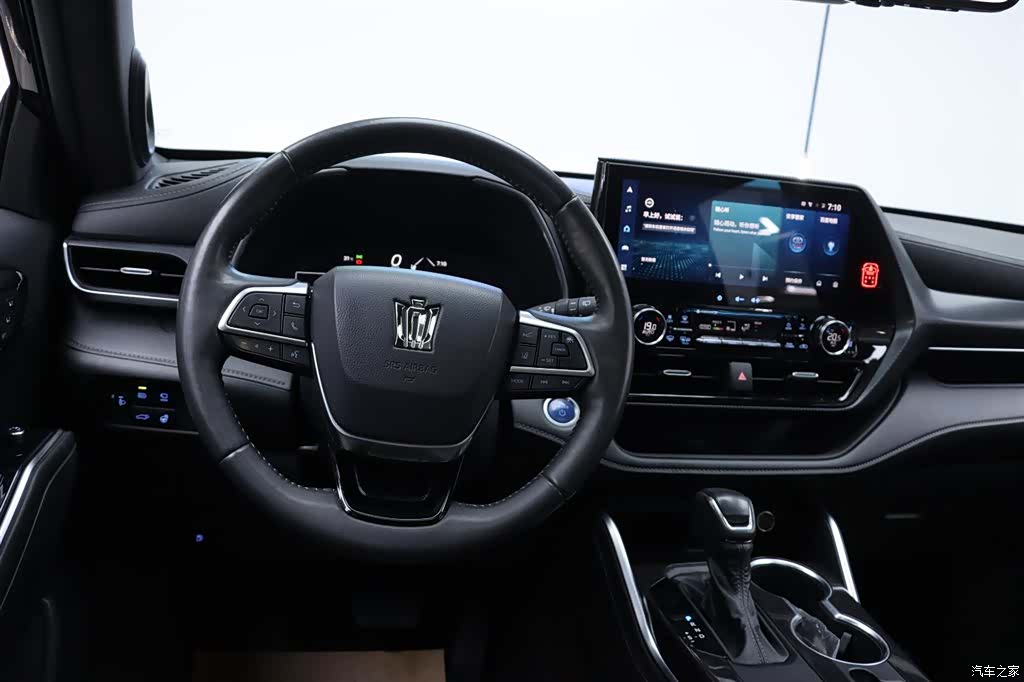 Toyota Crown, 2022 22