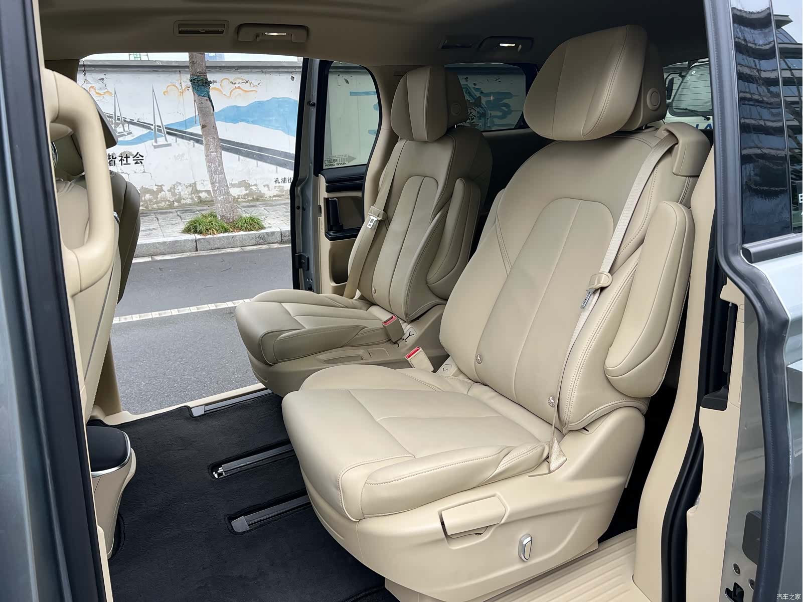 Buick GL8, 2023 9