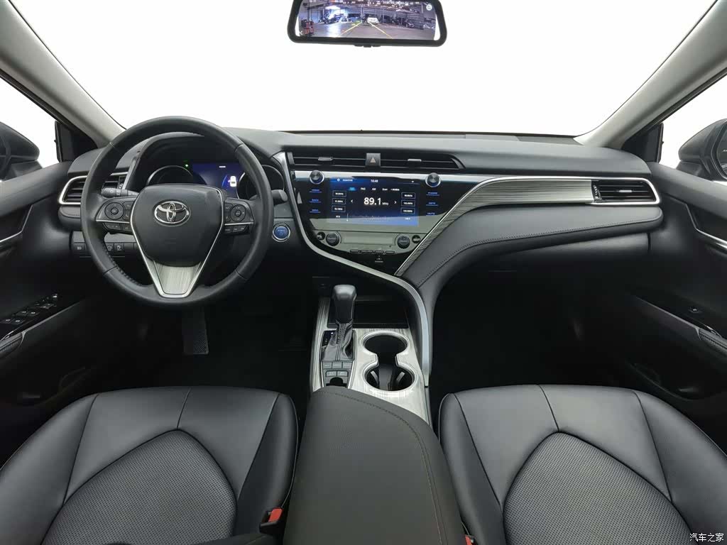Toyota Camry, 2020 все фото