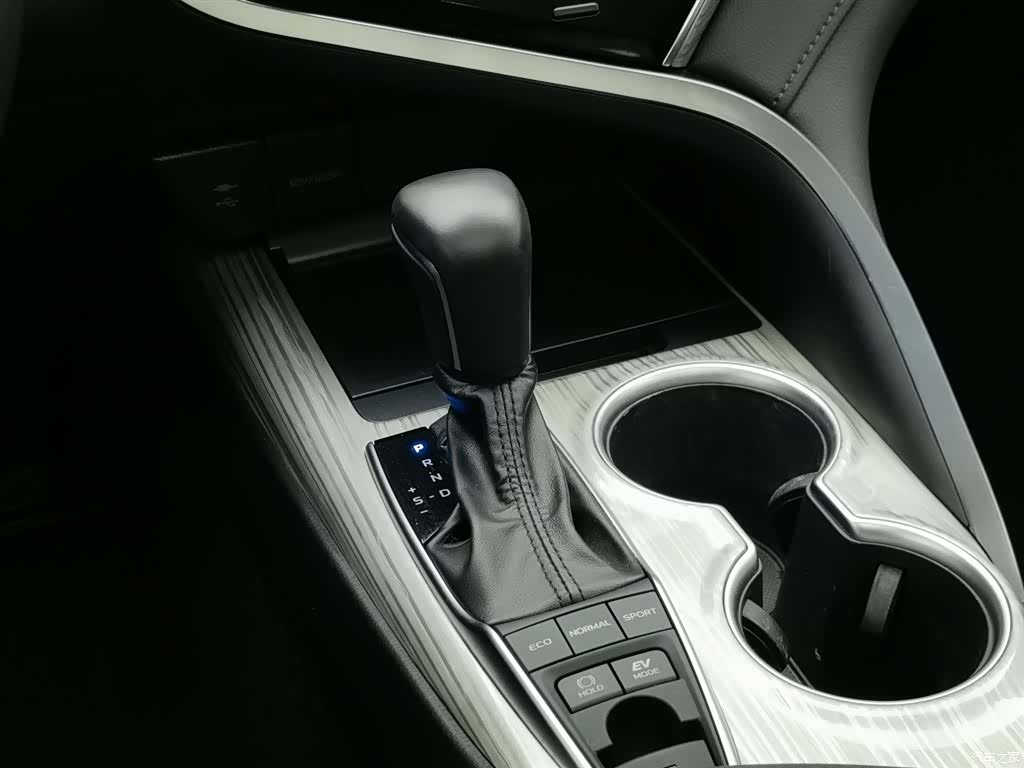Toyota Camry, 2020 13