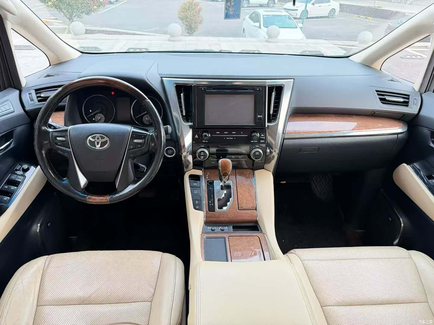 Toyota Alphard, 2016 8