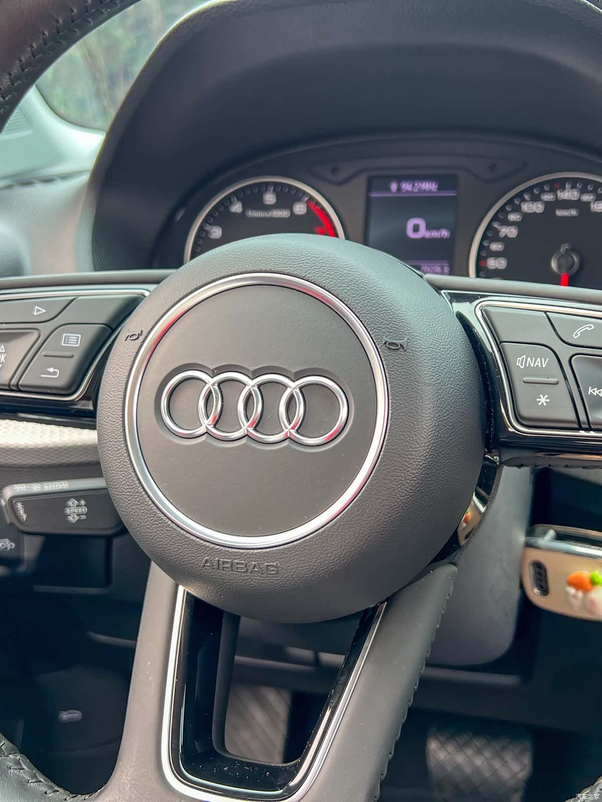 Audi Q2L, 2021 9