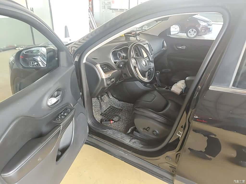 Jeep Cherokee, 2016 16