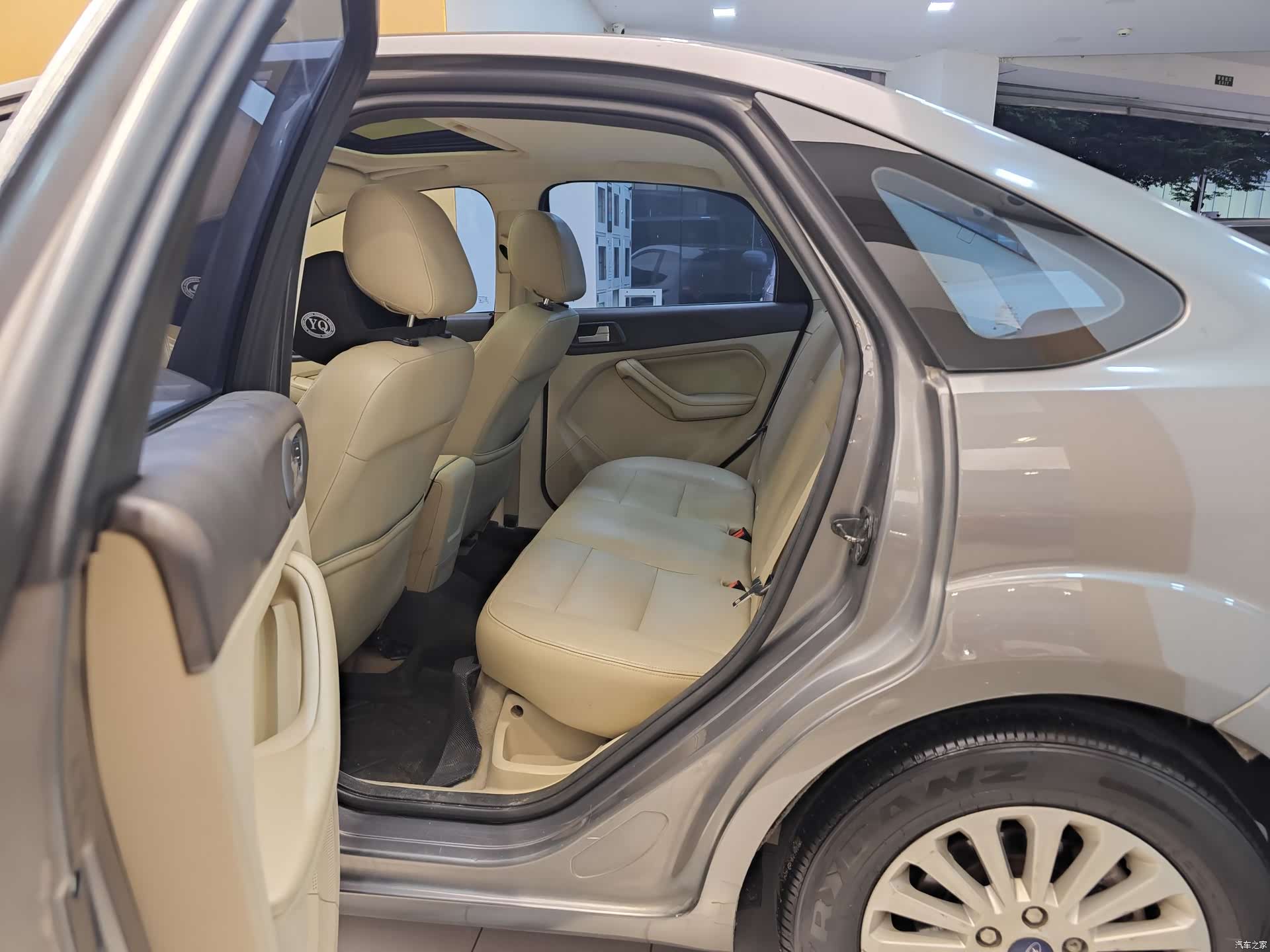 Ford Focus, 2014 21
