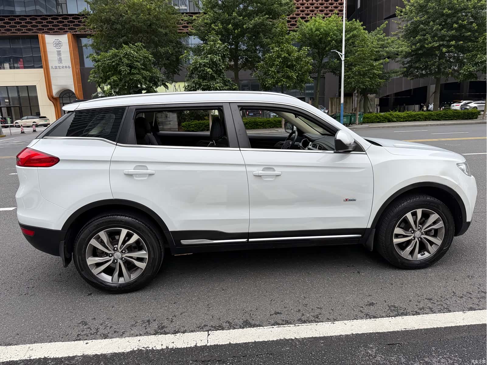 Geely Boyue, 2017 все фото