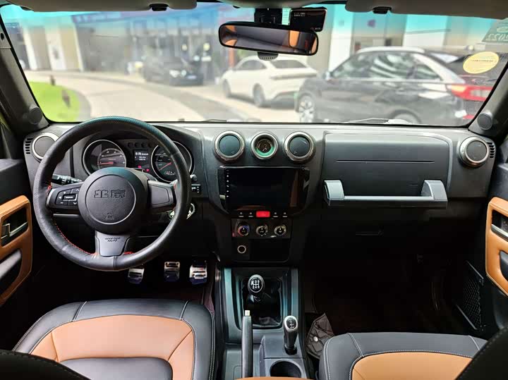 BAIC Off-road BJ40 2014 2.4L МКПП chuan yue ban