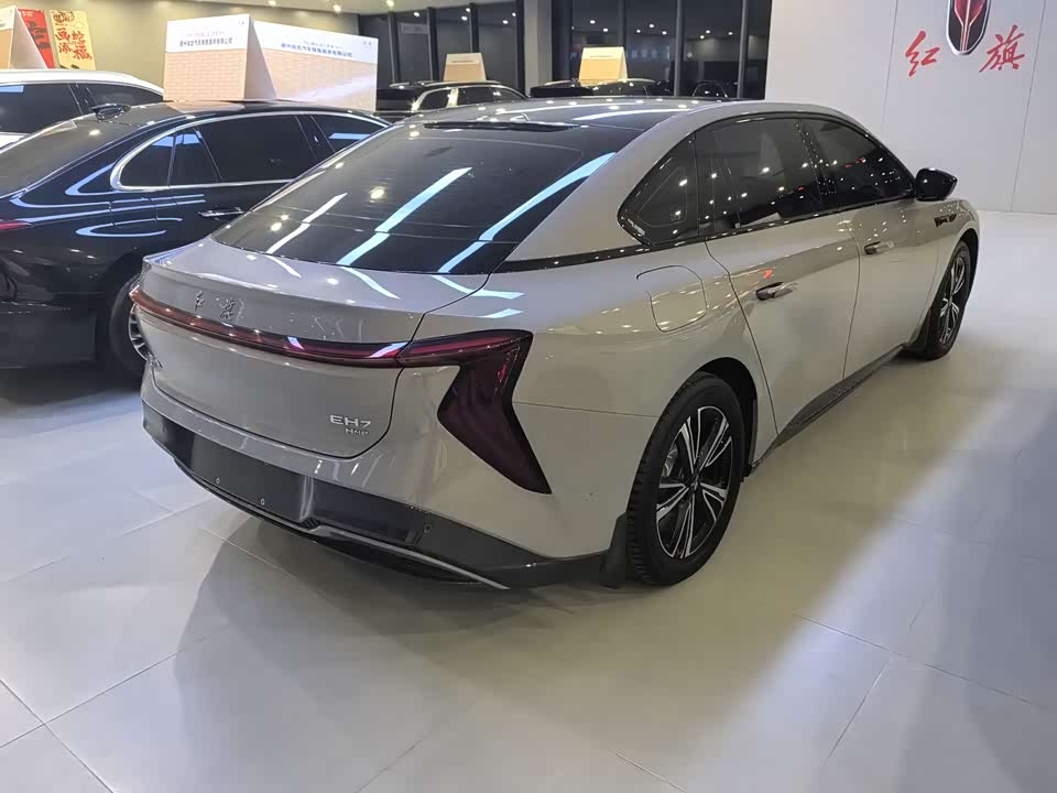 Hongqi EH7