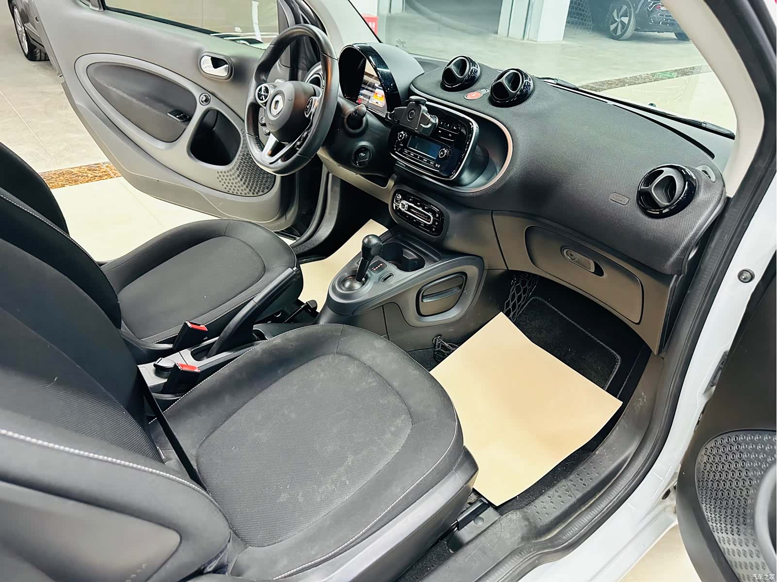 Smart Fortwo, 2018 15