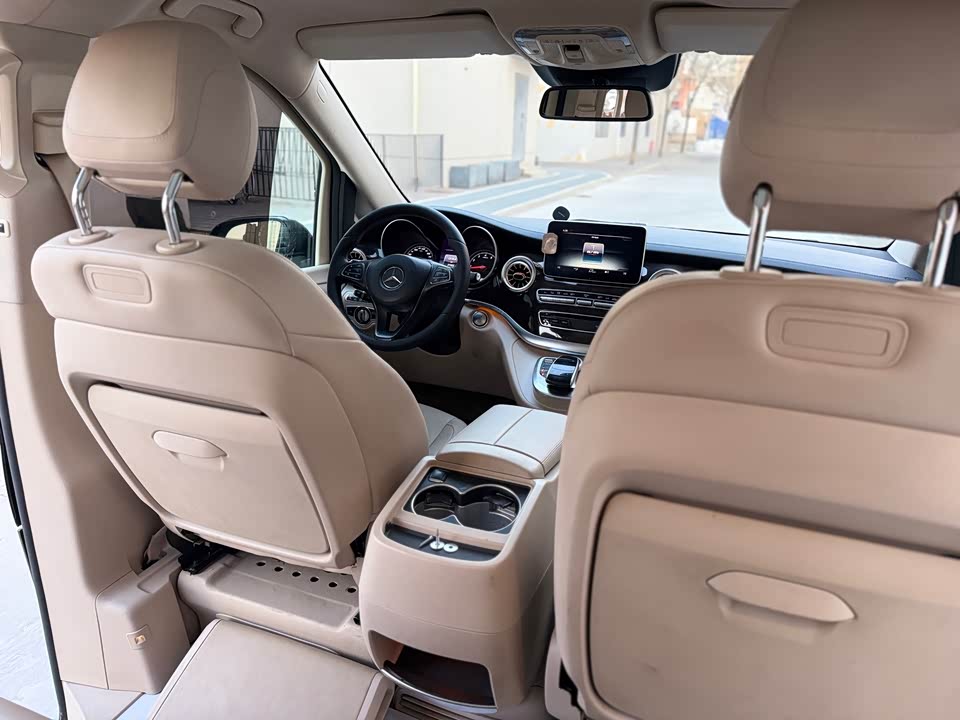 Mercedes-Benz V-class