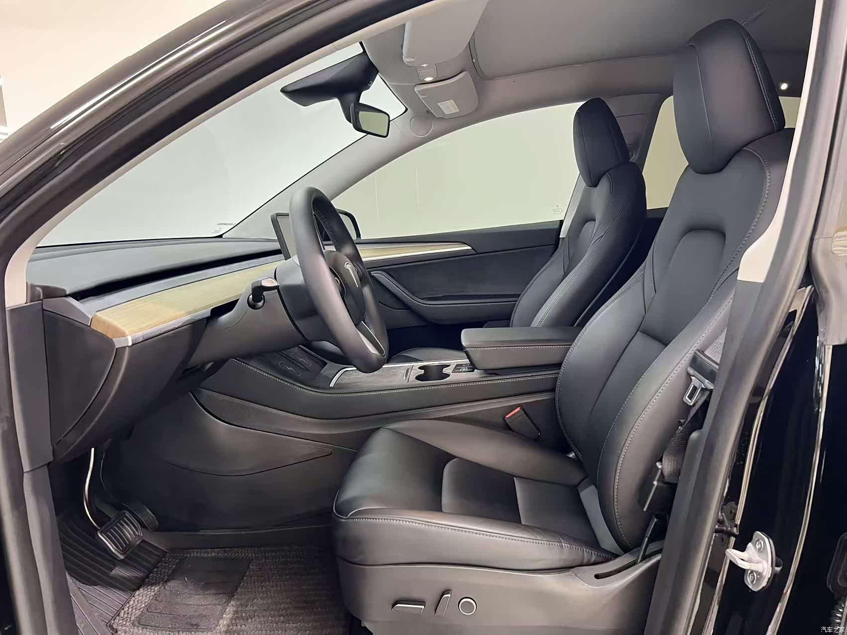 Tesla Model Y, 2023 3
