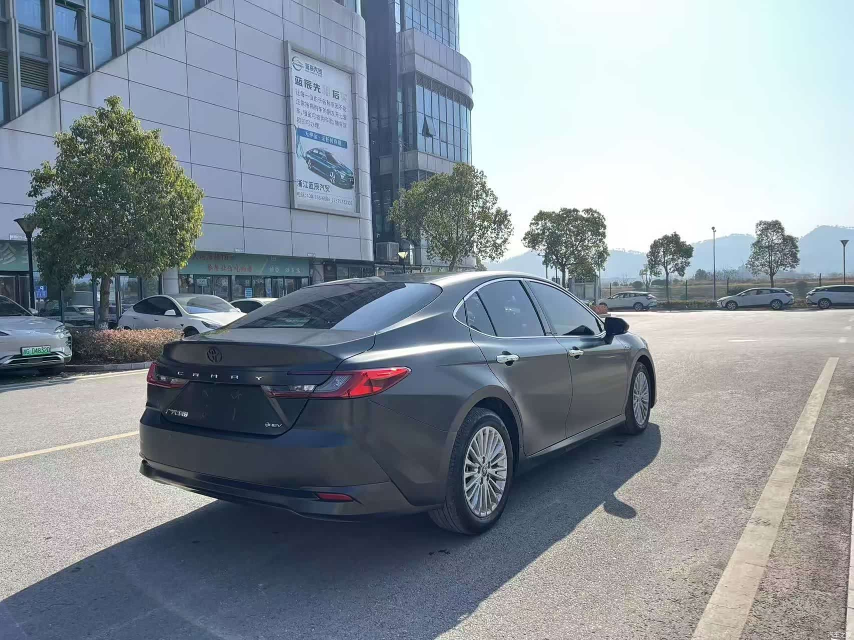 Toyota Camry, 2024 все фото