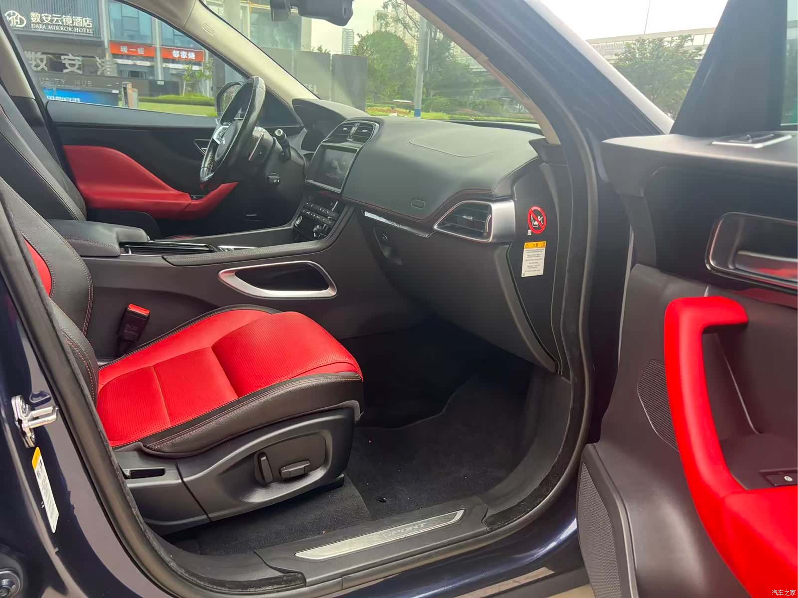 Jaguar F-PACE, 2018 9