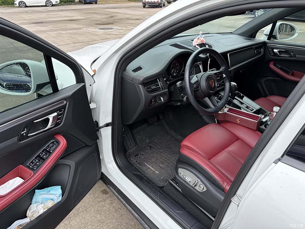 Porsche Macan, 2024 все фото