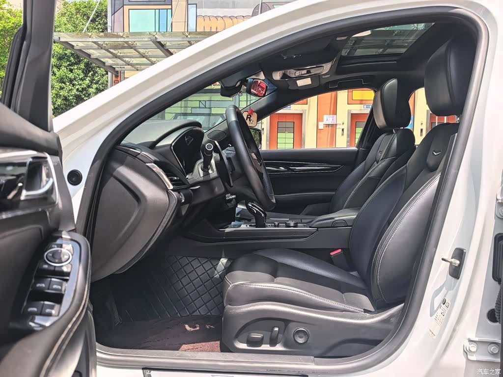Cadillac CT5, 2022 все фото