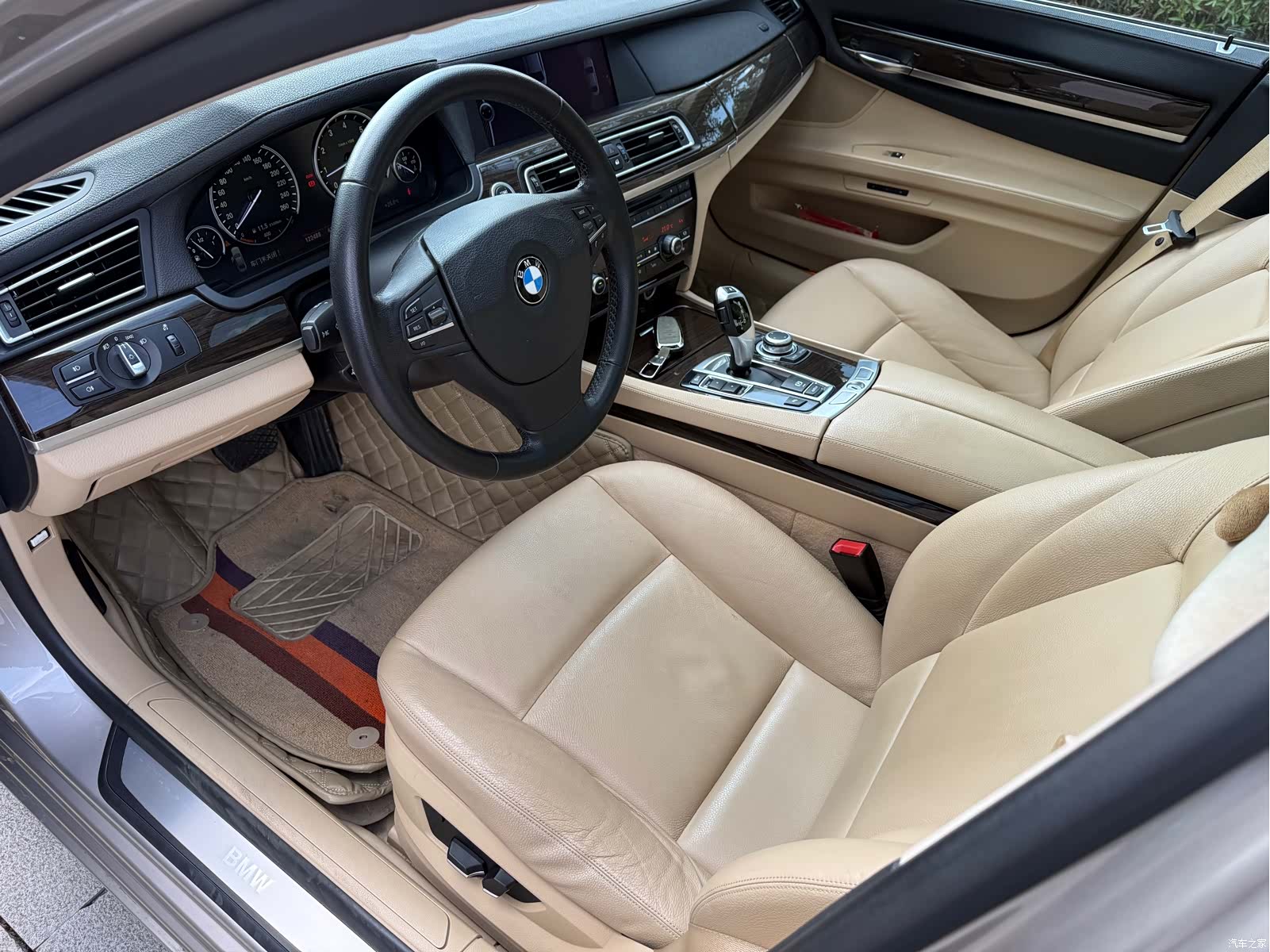 BMW 7 Series, 2011 10