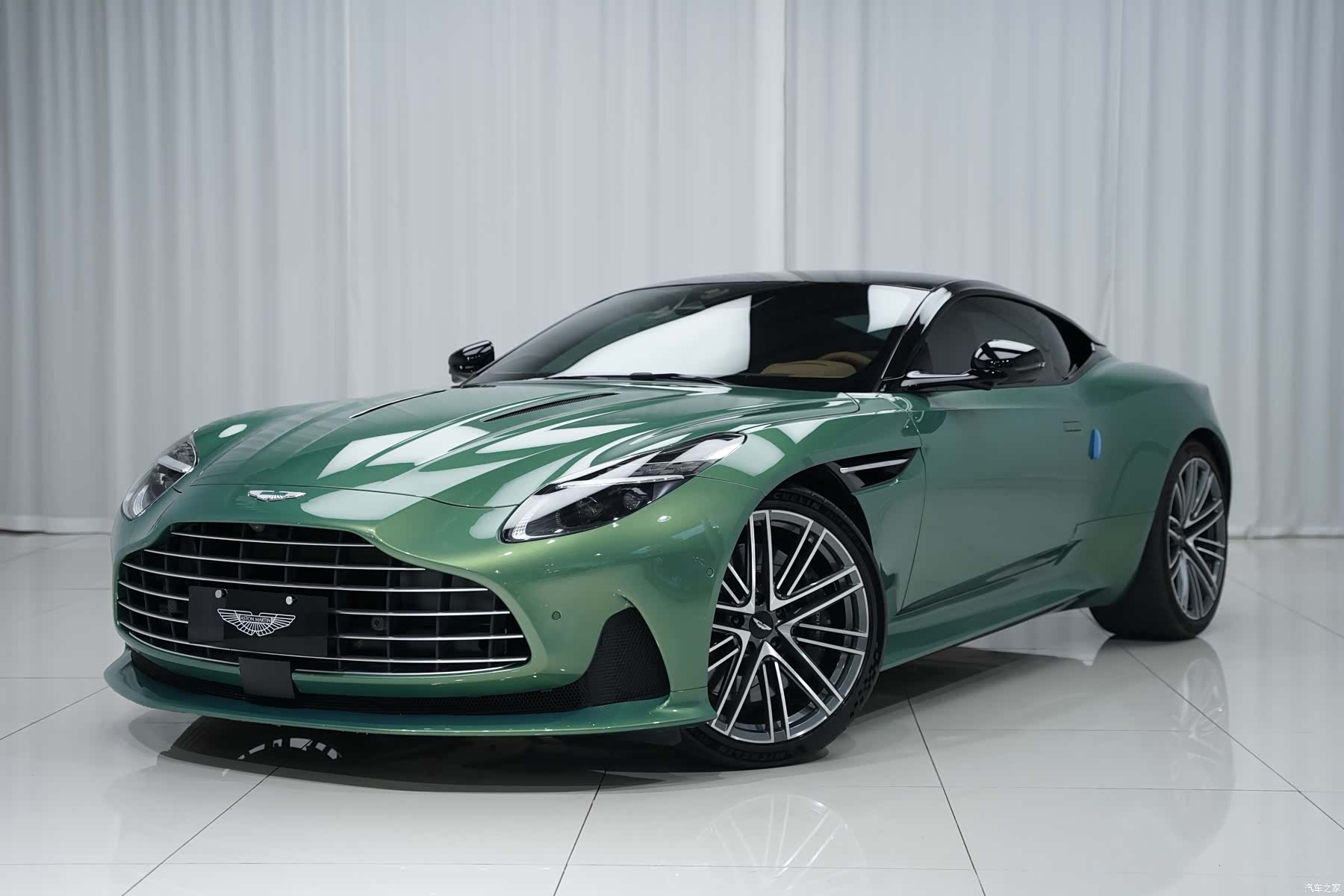 Aston Martin DB12