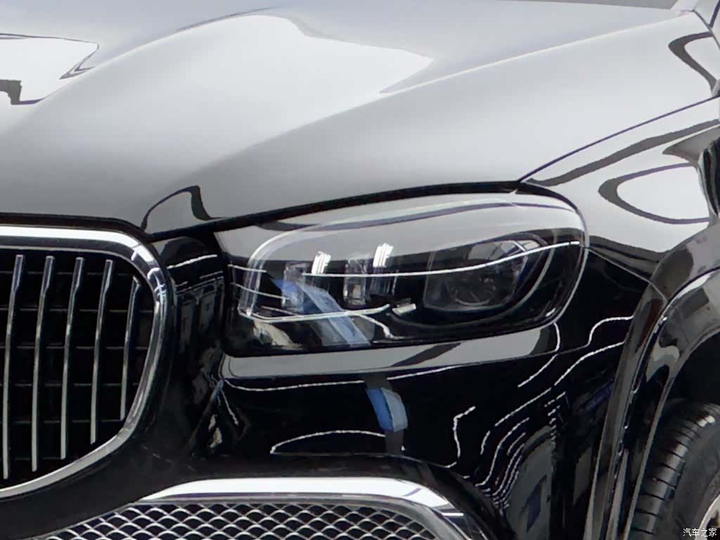 Maybach GLS, 2023 3