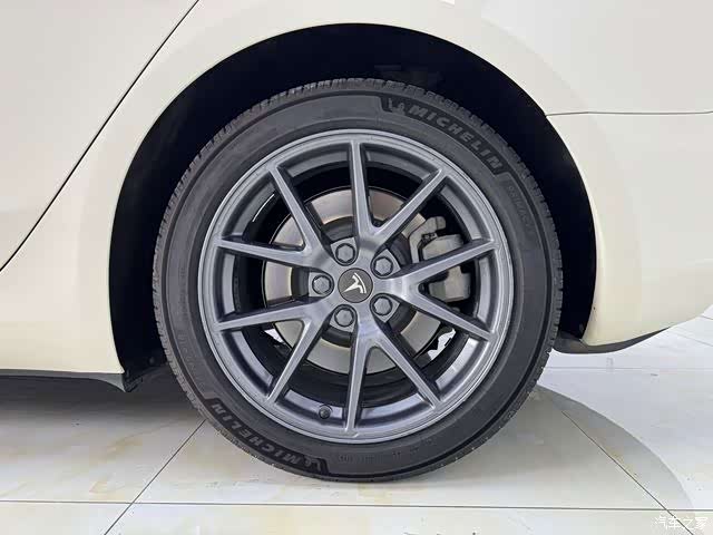 Tesla Model 3, 2023 17