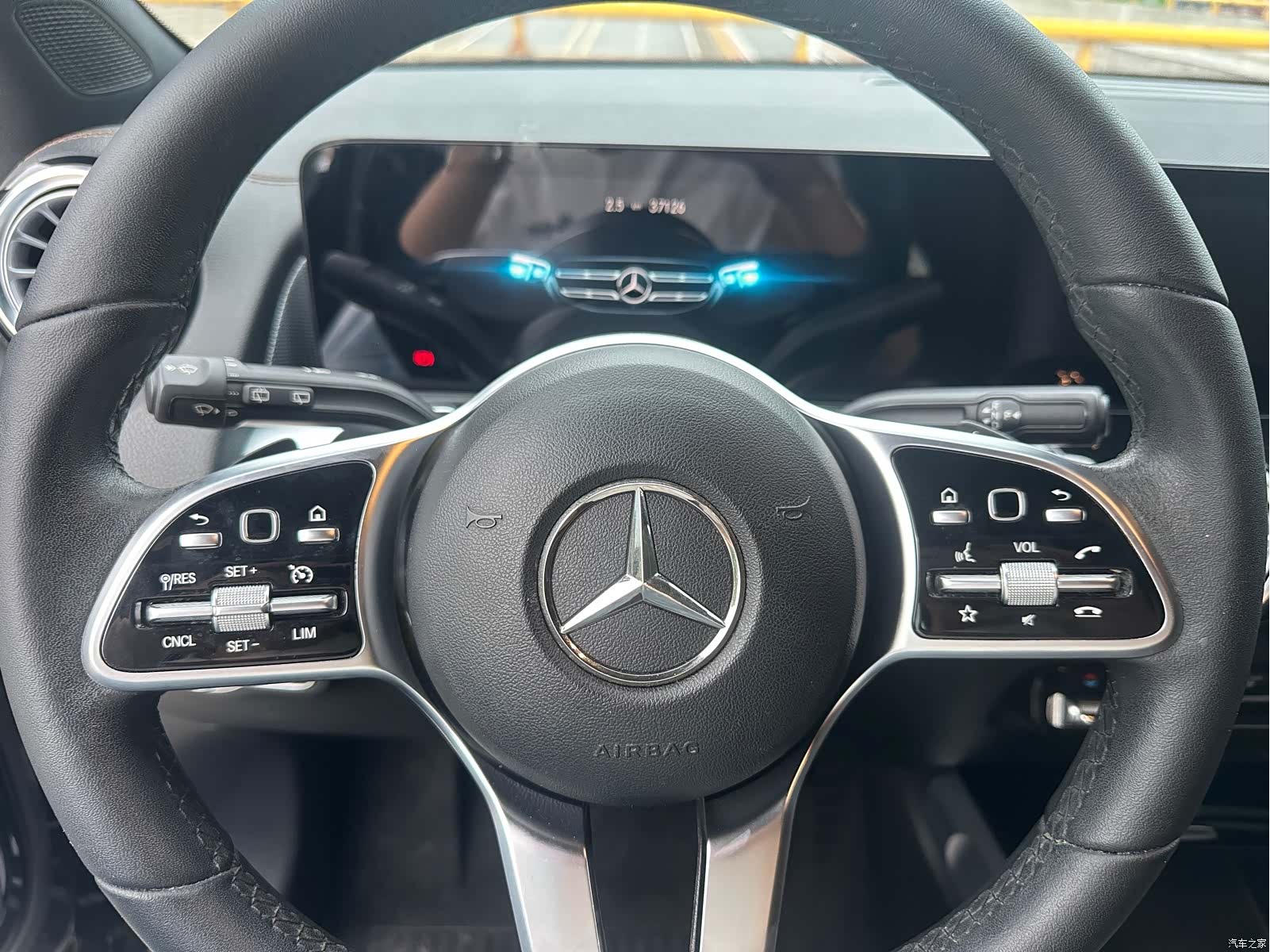 Mercedes-Benz GLB, 2021 13