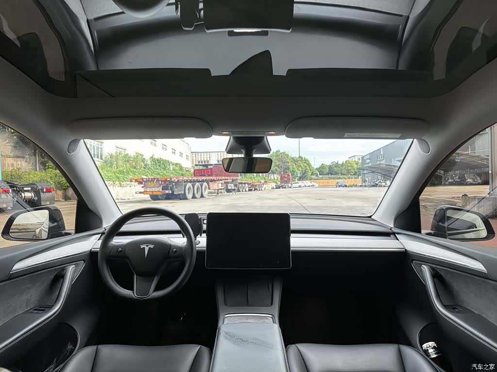 Tesla Model Y, 2024 12