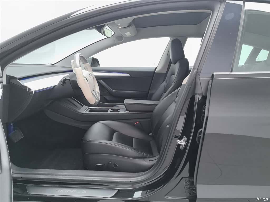 Tesla Model 3, 2023 10