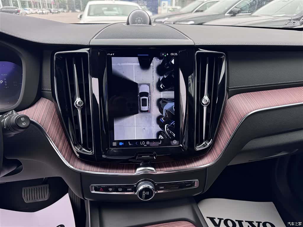 Volvo XC60, 2024 9