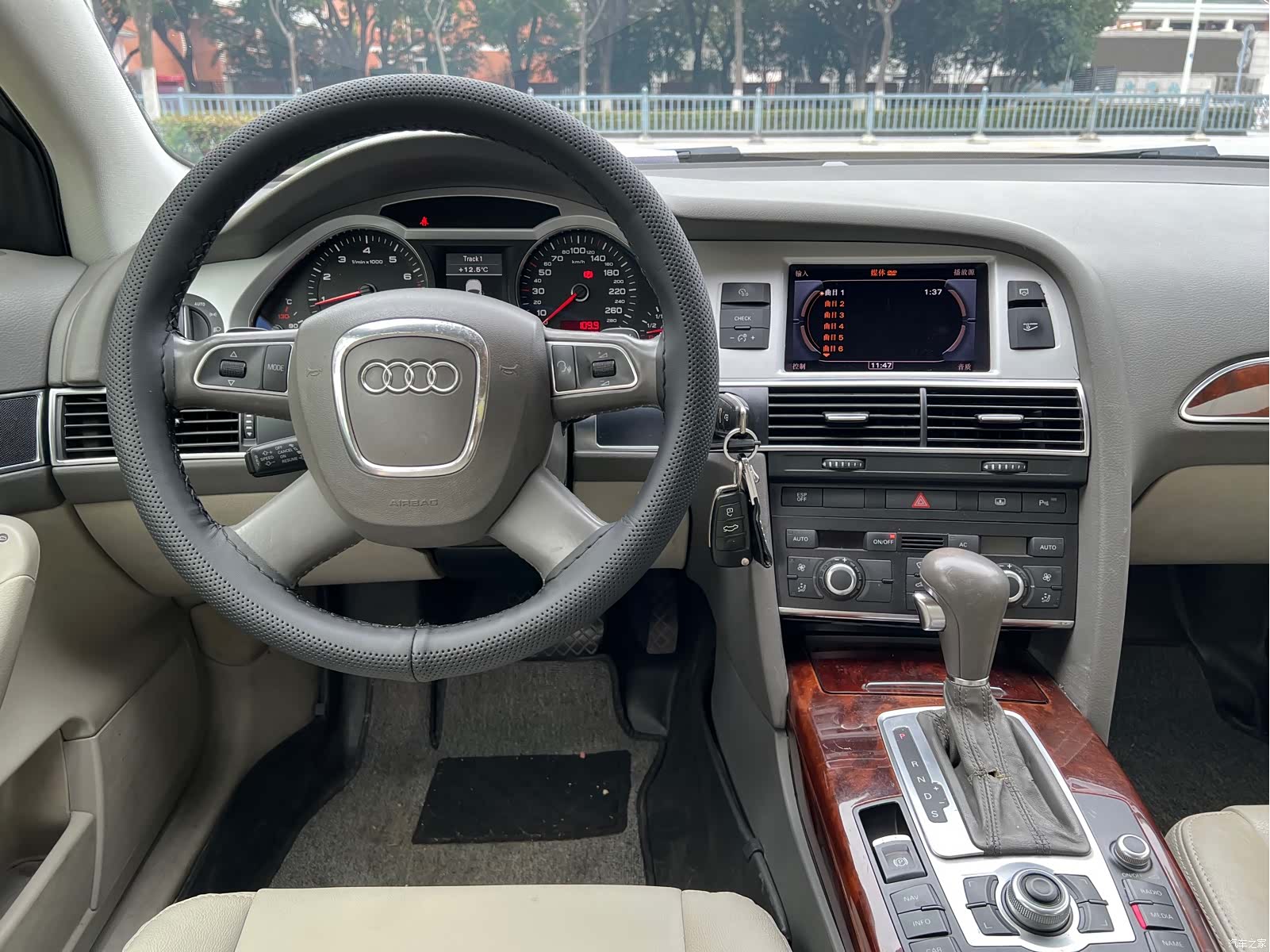Audi A6L, 2012 10