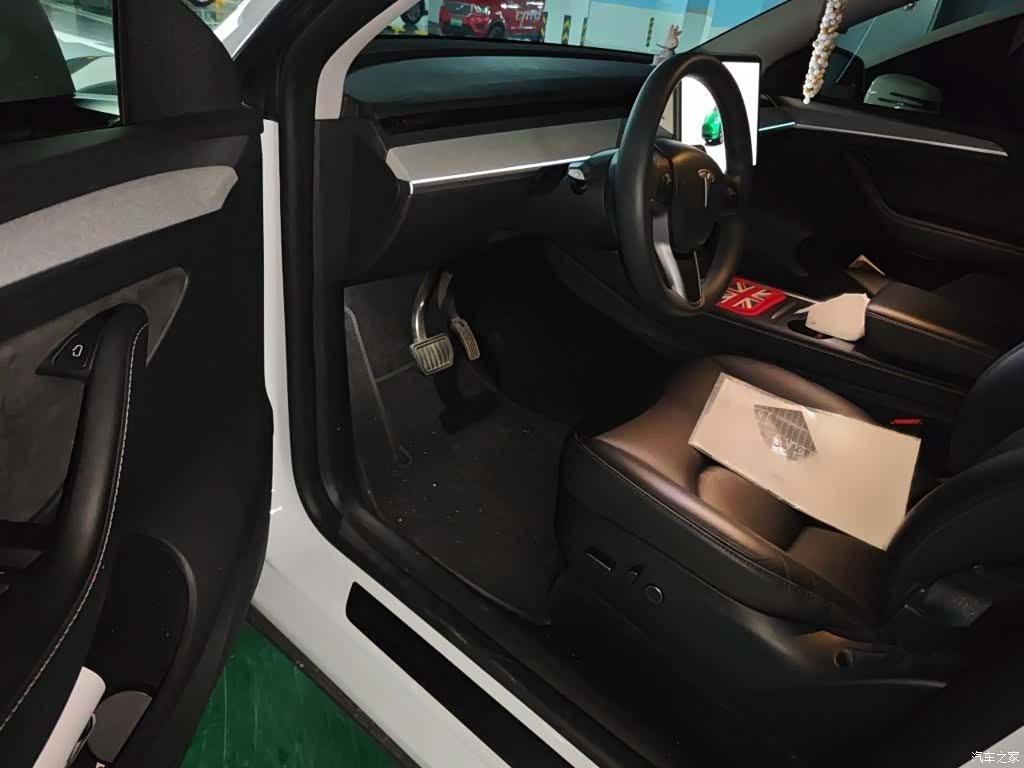 Tesla Model Y, 2024 14