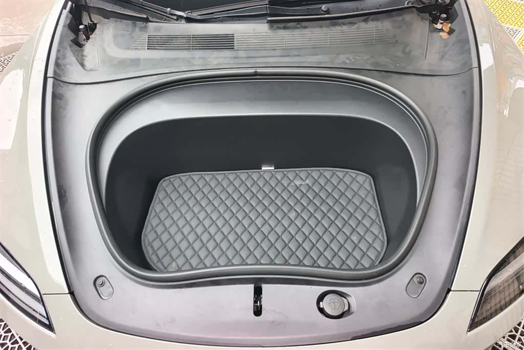 Tesla Model 3, 2024 10