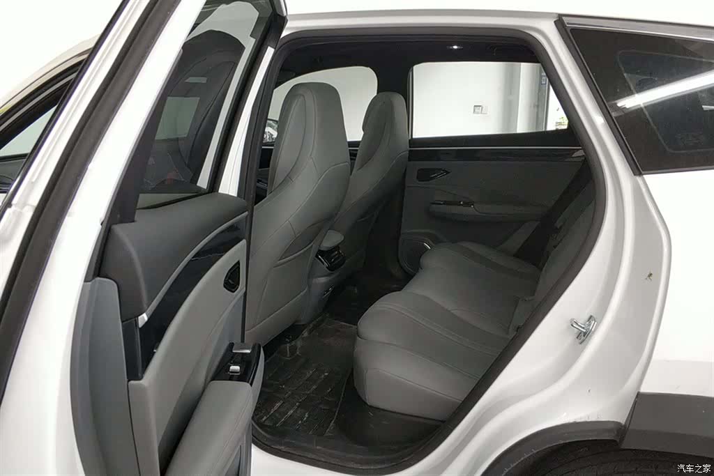Geely Galaxy L7, 2025 11