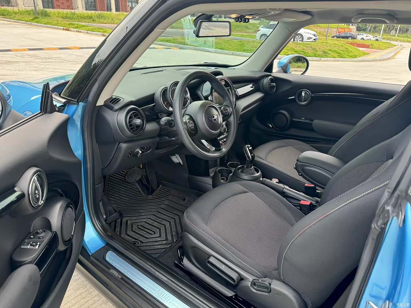 Mini ONE, 2019 4