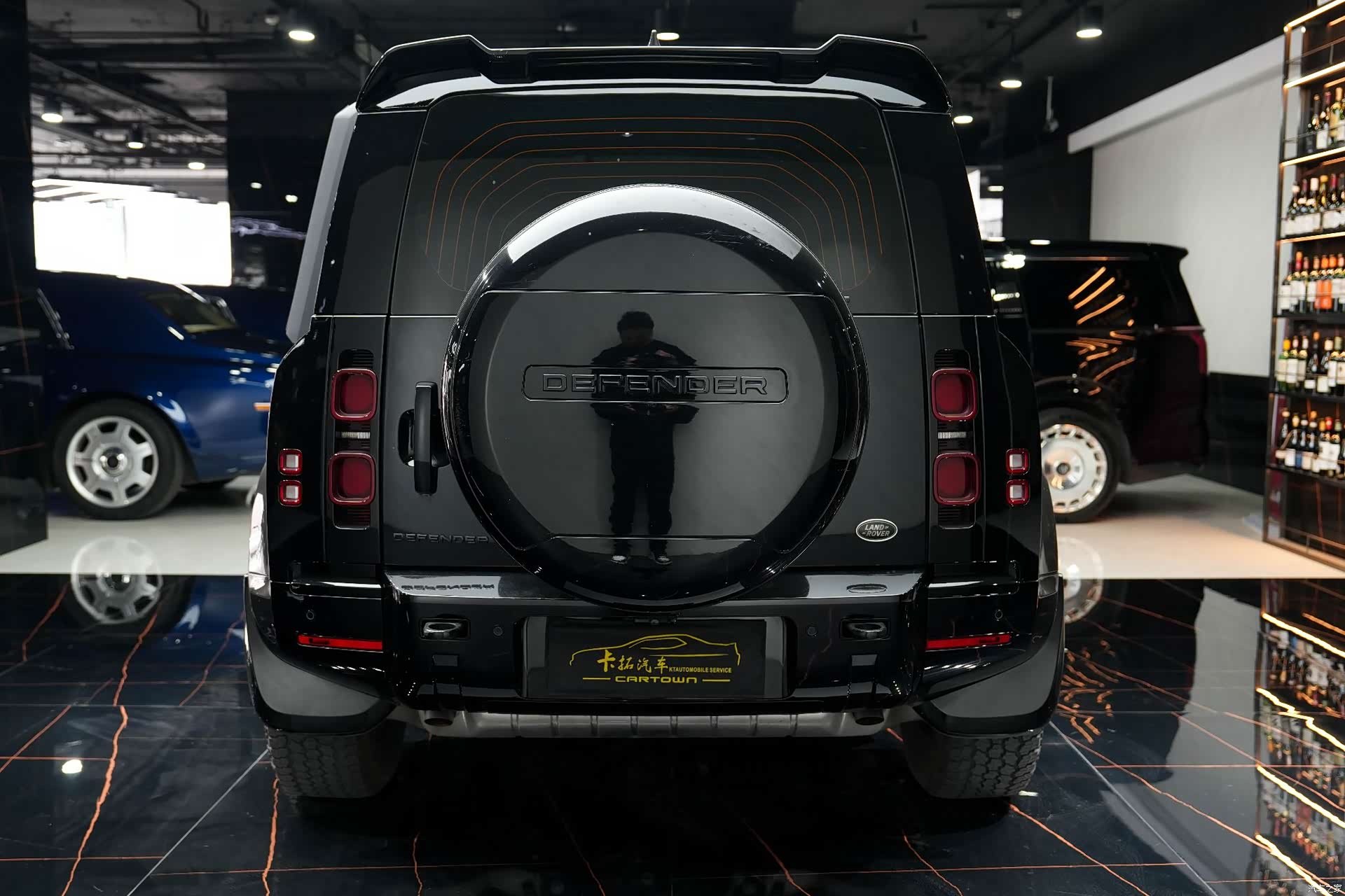 Land Rover Defender, 2021 3